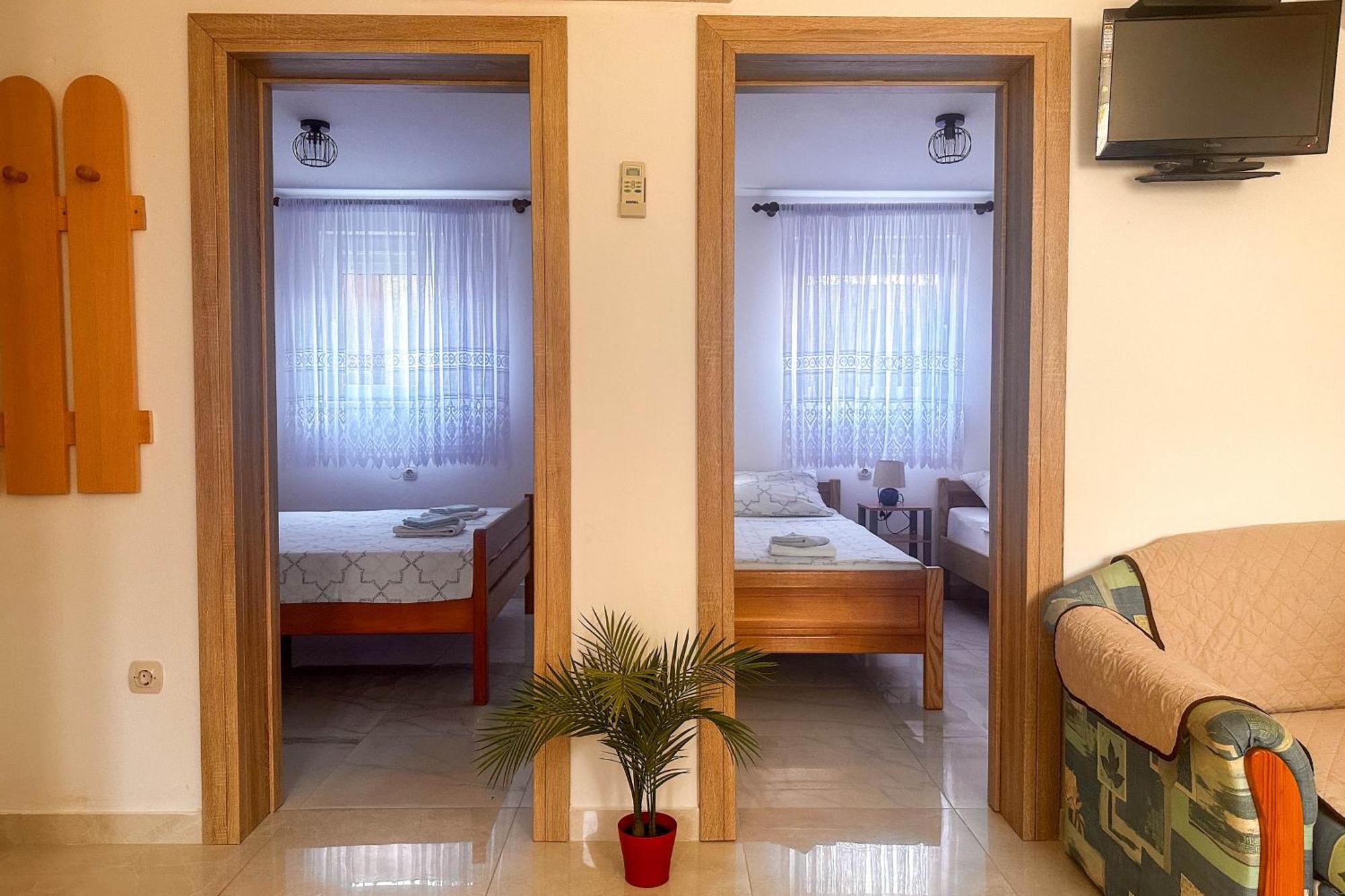 Apartmani Trupeljak Mandre Bilik gambar