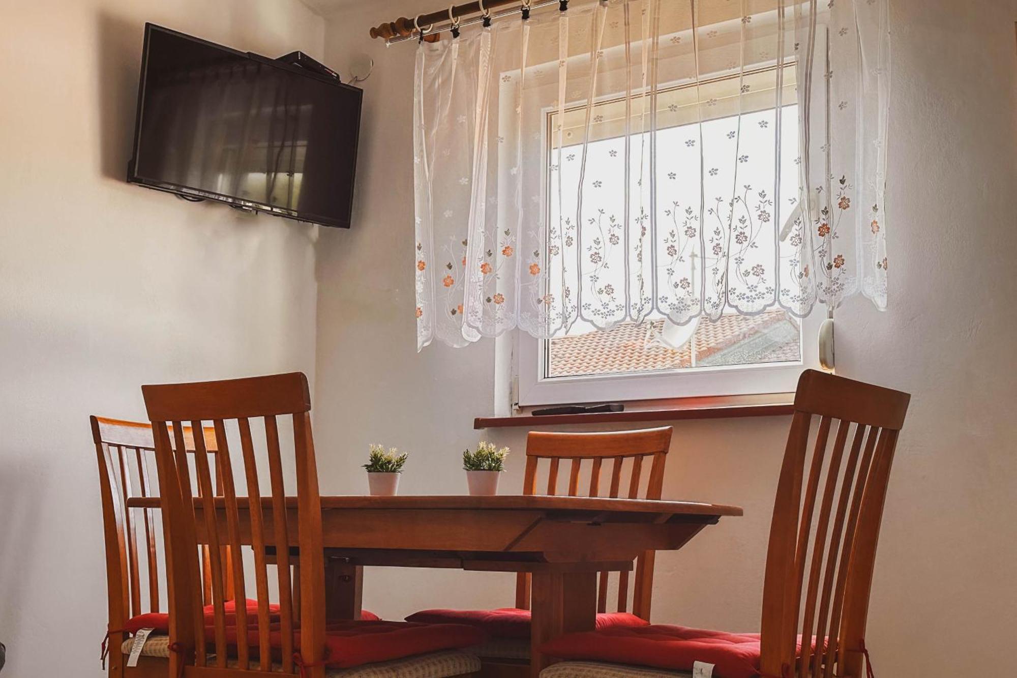 Apartmani Trupeljak Mandre Bilik gambar