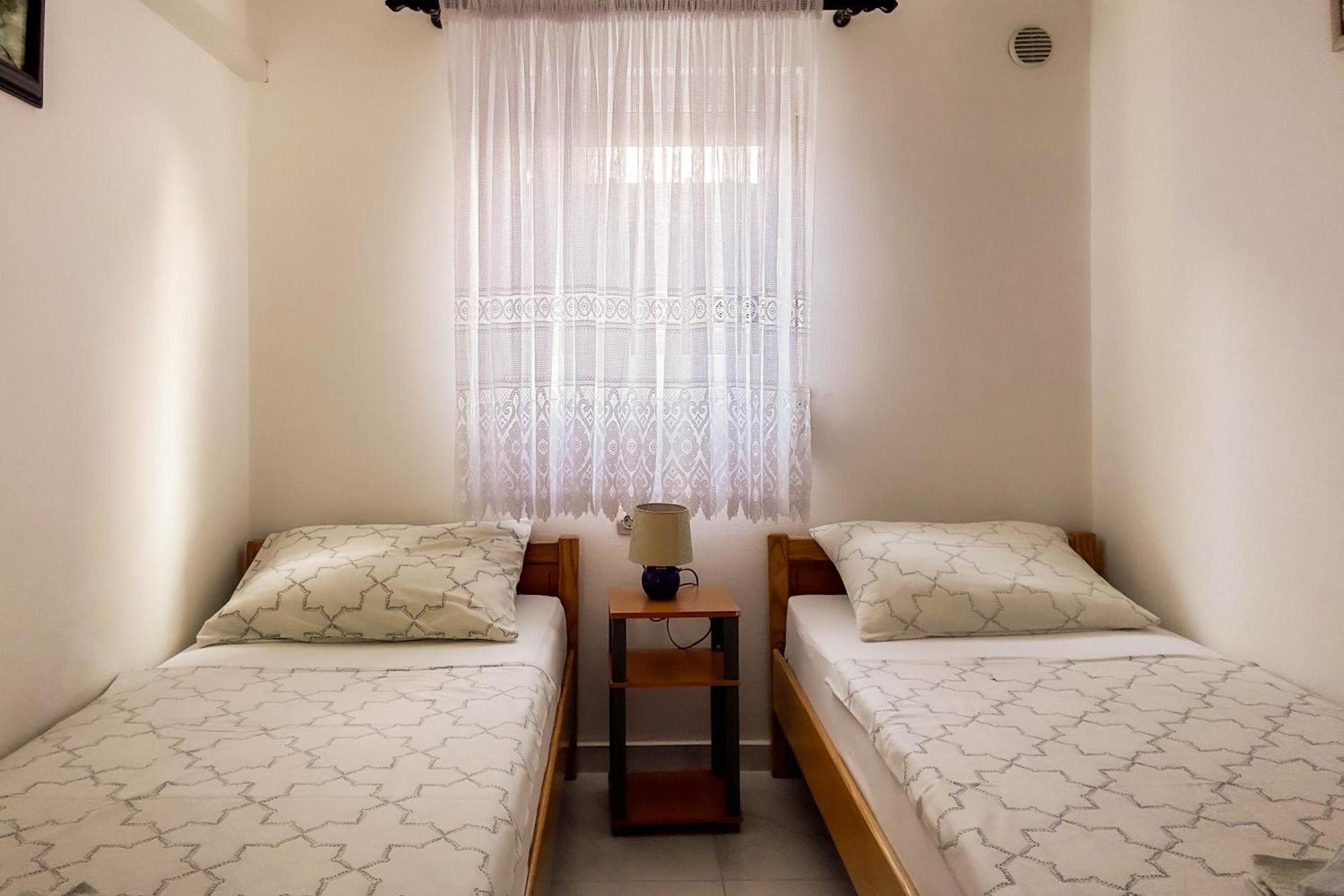 Apartmani Trupeljak Mandre Bilik gambar